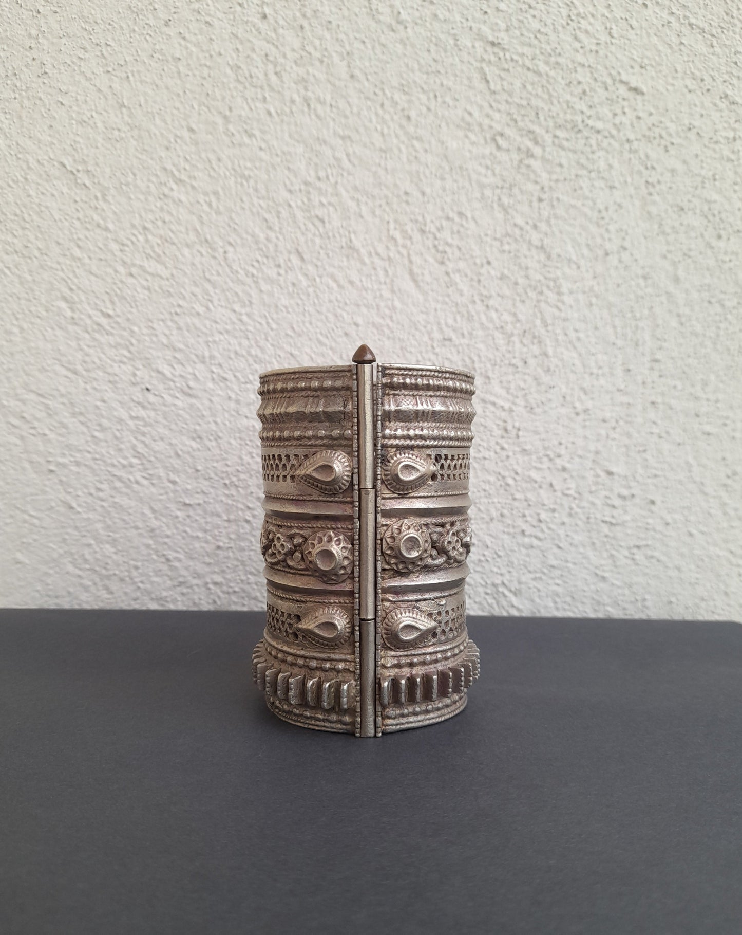 Meherbani  Afghan Kada