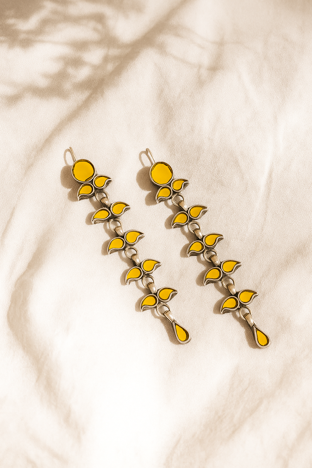 Guldasta Glass Earrings