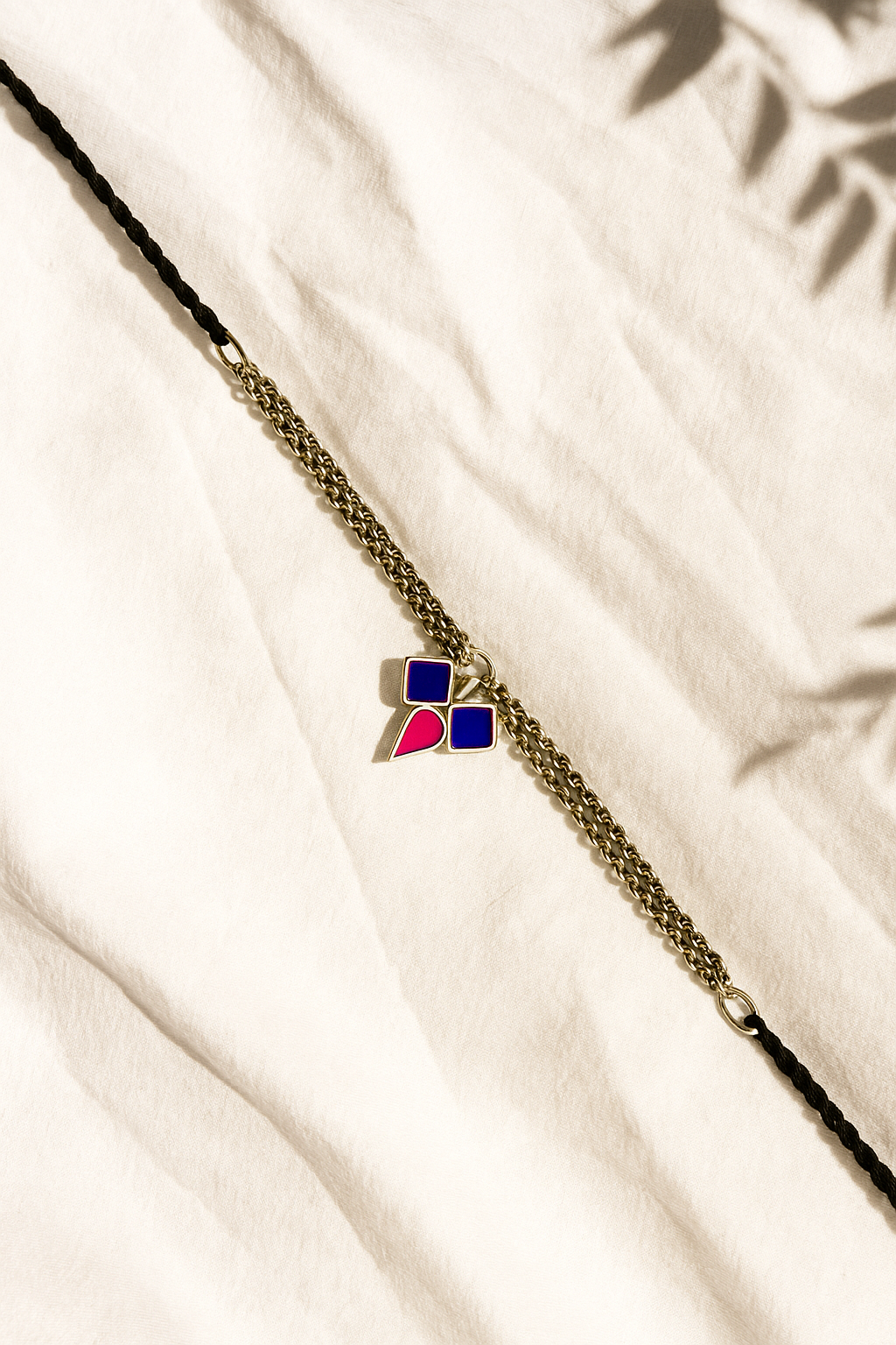 Wafa Glass Choker