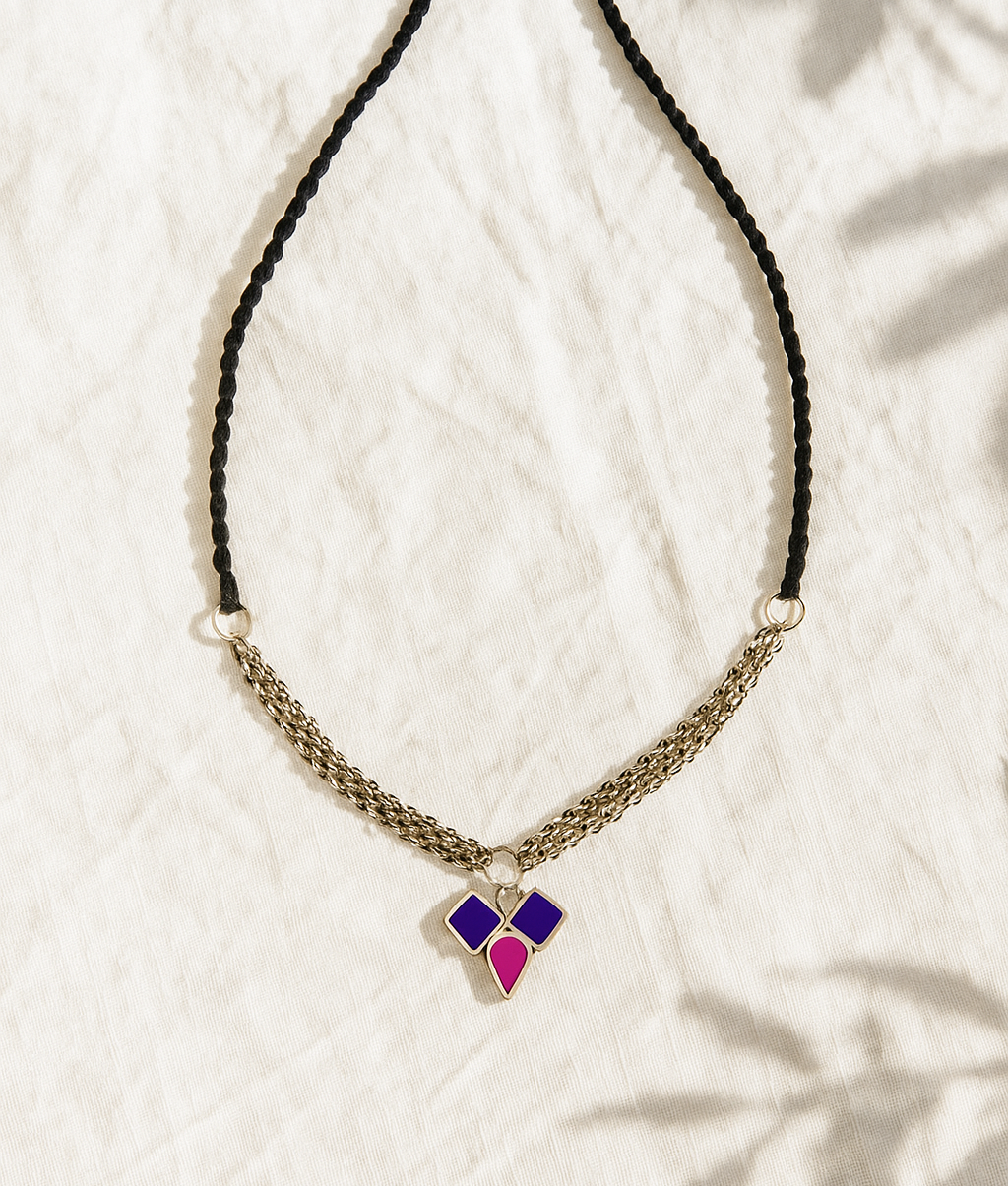 Wafa Glass Choker