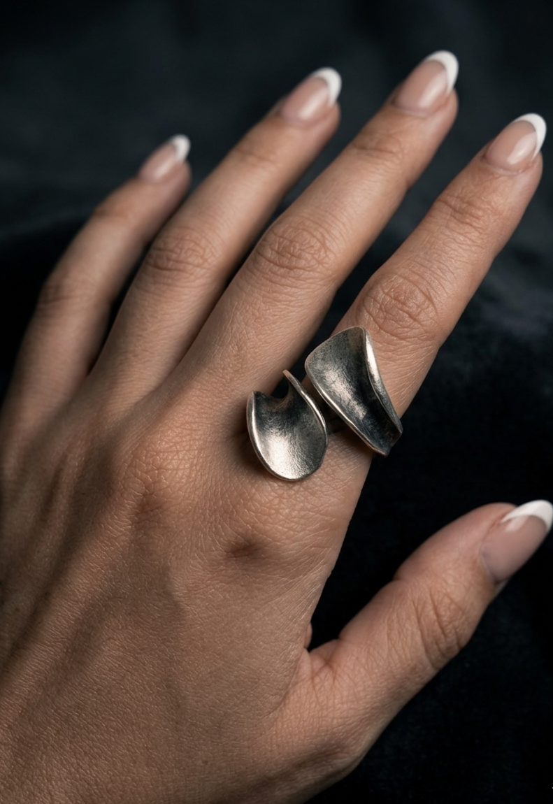 Seth Zamak Ring