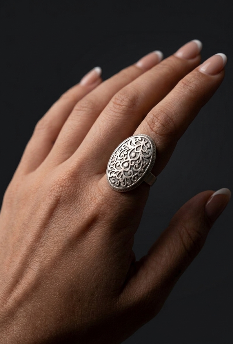 Stuti Zamak Ring