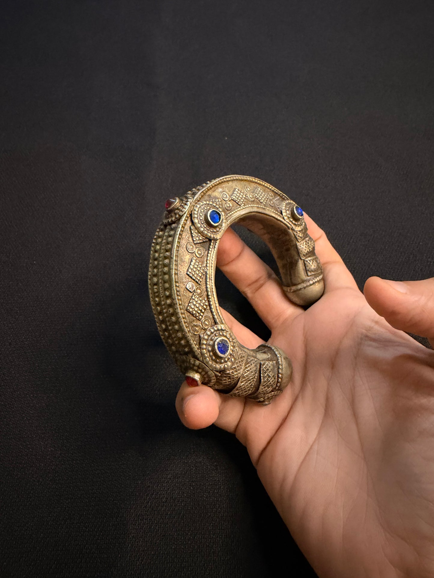 Harini Afghan Kada