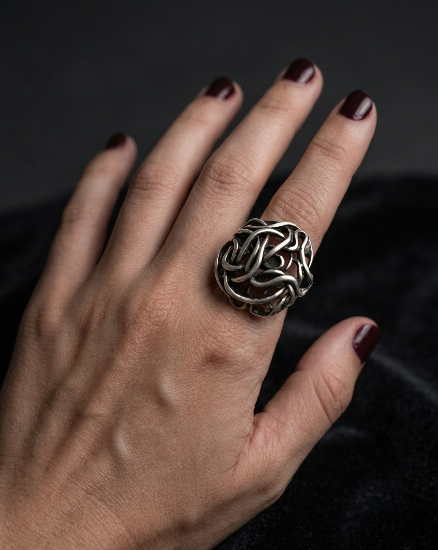 Suta Zamak Ring