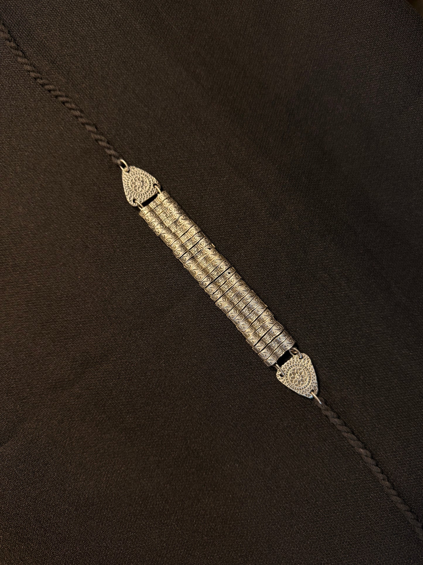 Raatri Zamak Choker