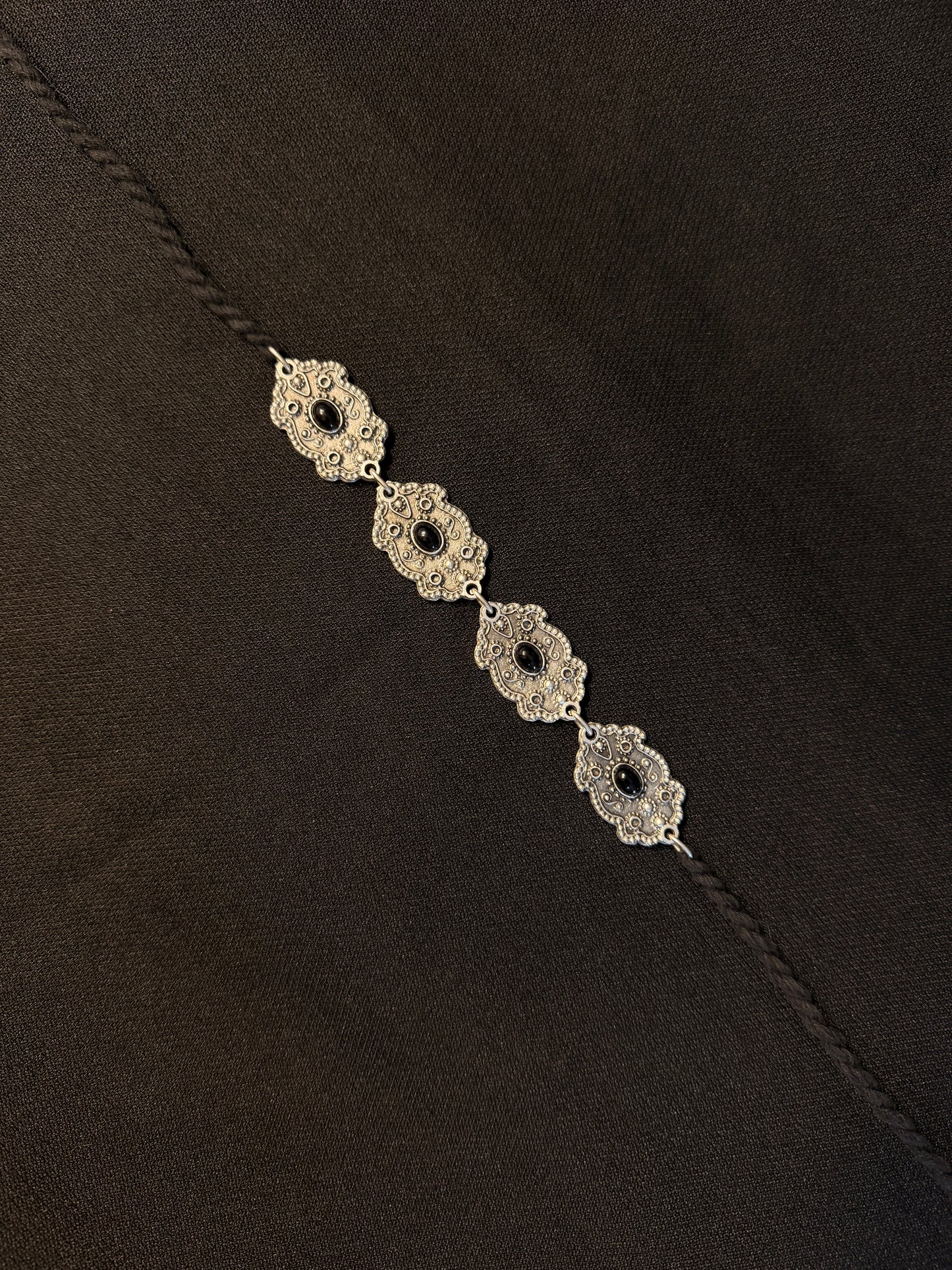 Puli Zamak Choker