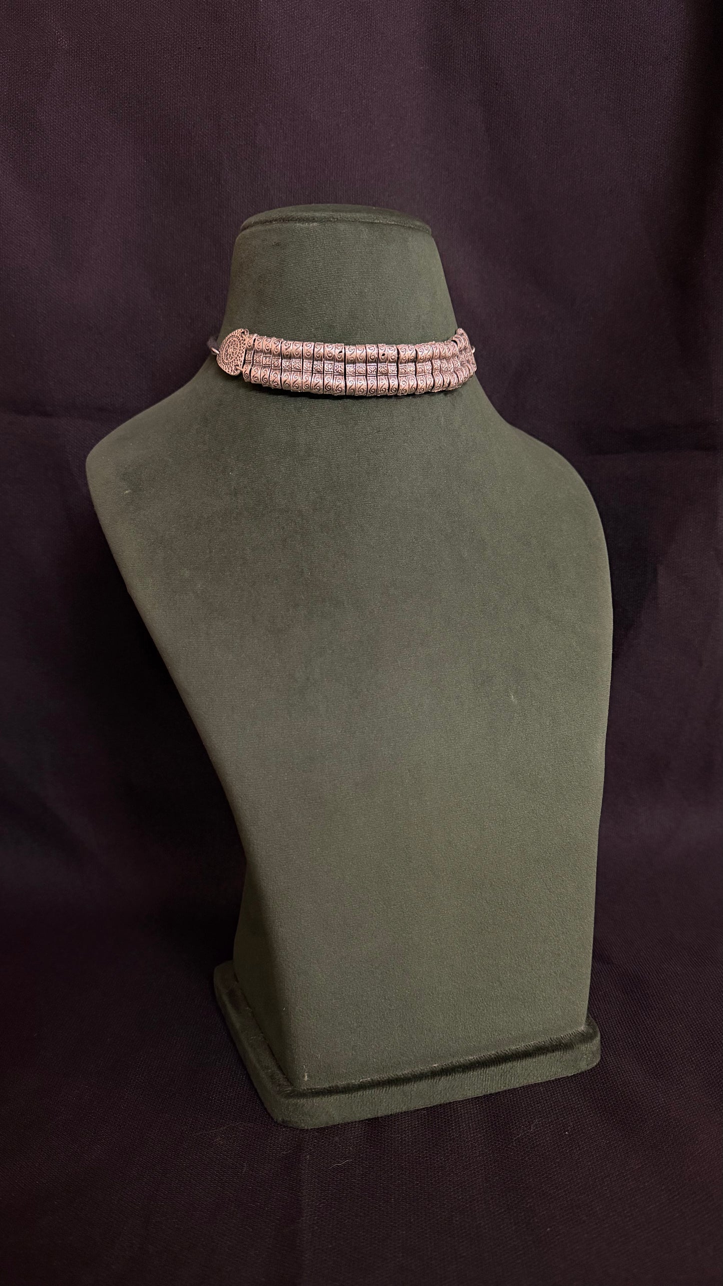 Raatri Zamak Choker