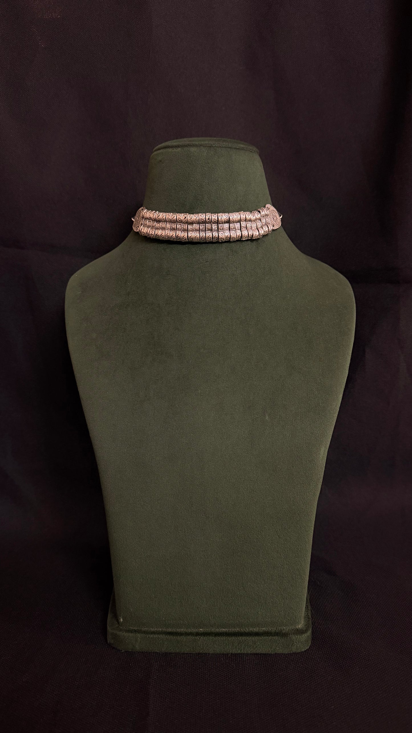 Raatri Zamak Choker