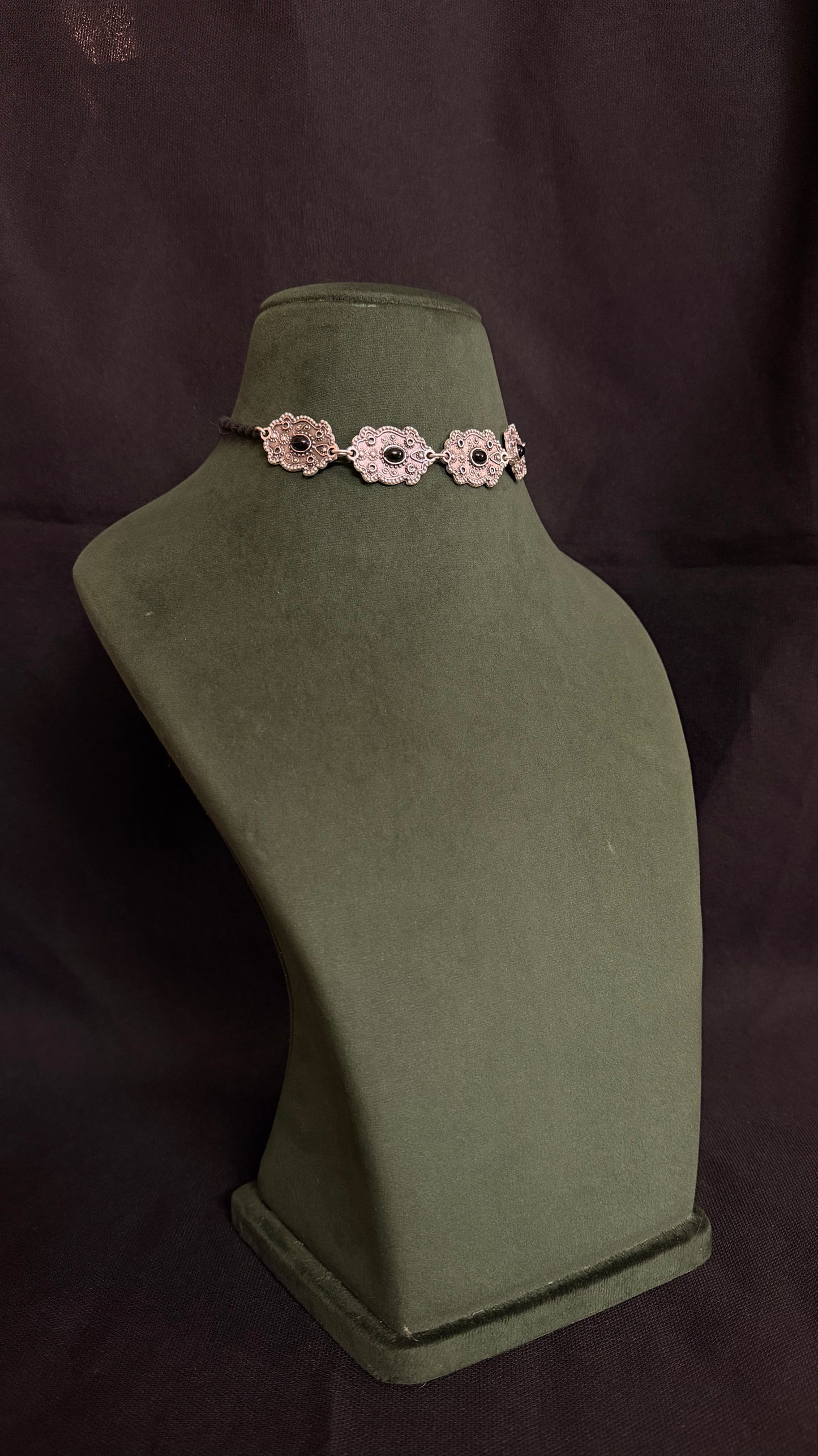 Puli Zamak Choker