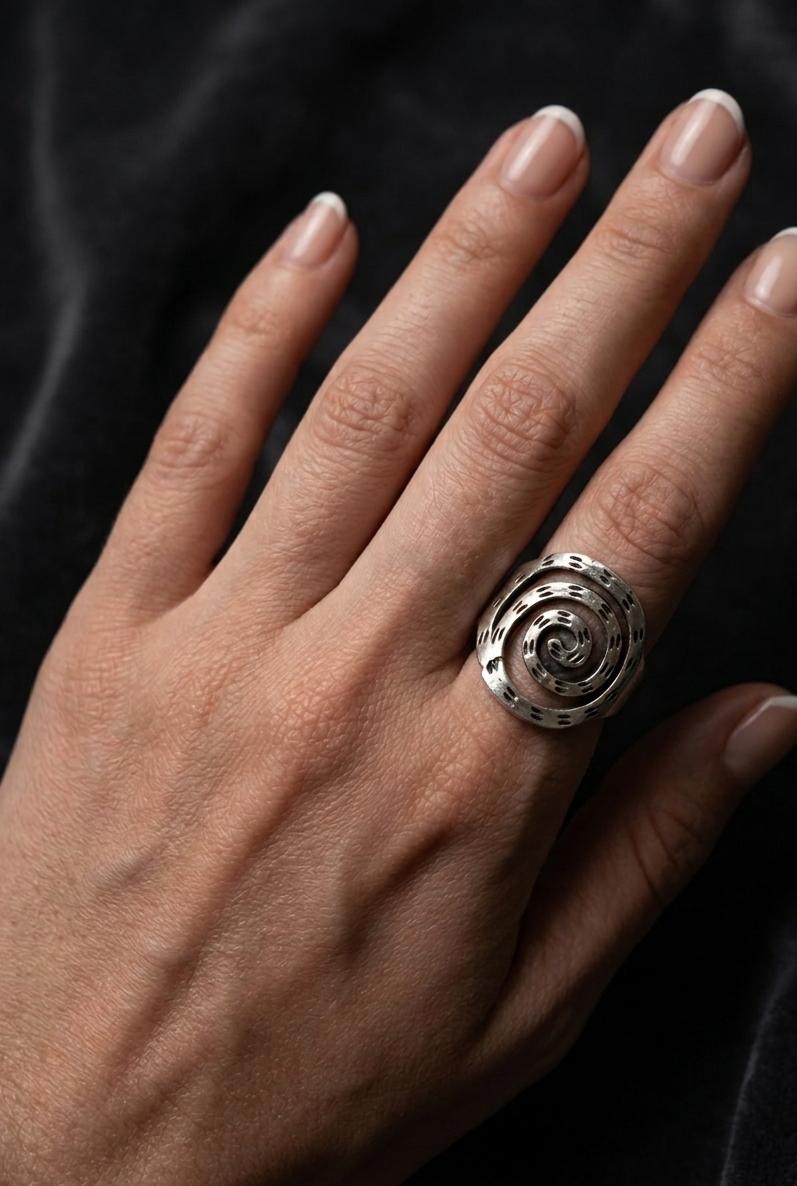 Mehrban Zamak Ring