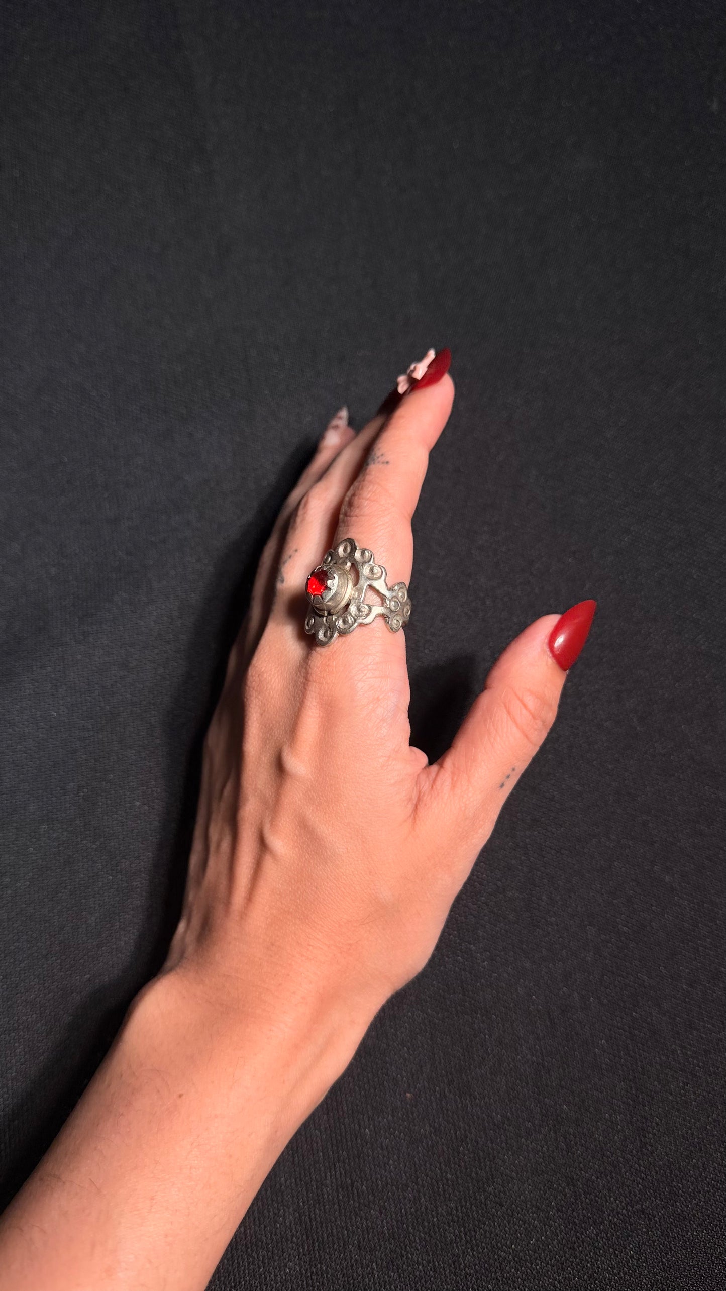 Olivia Vintage Ring