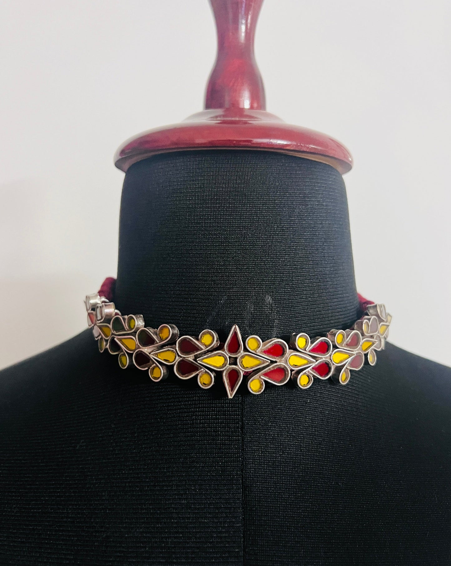Inaya Glass Choker Set