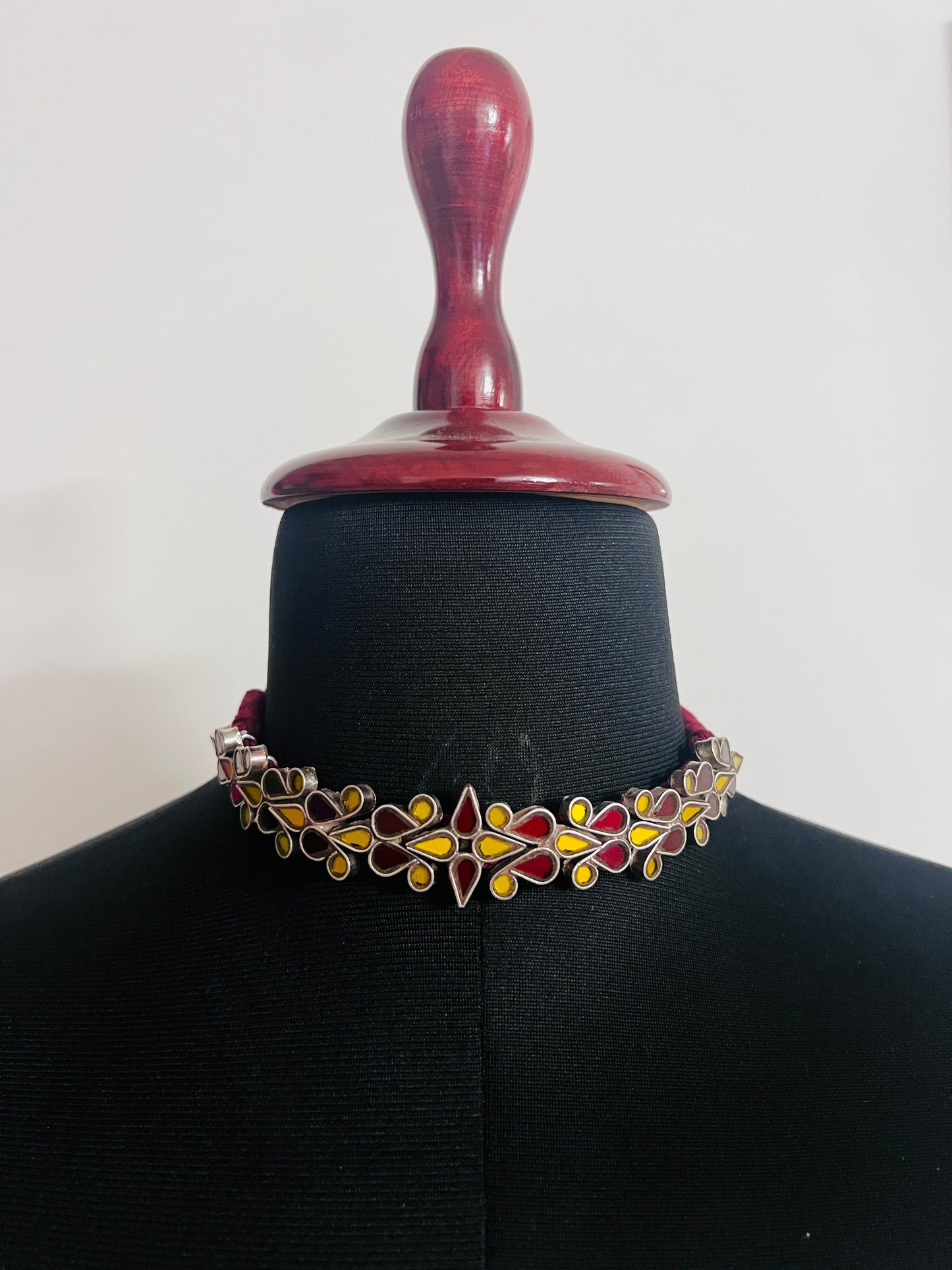 Inaya Glass Choker Set