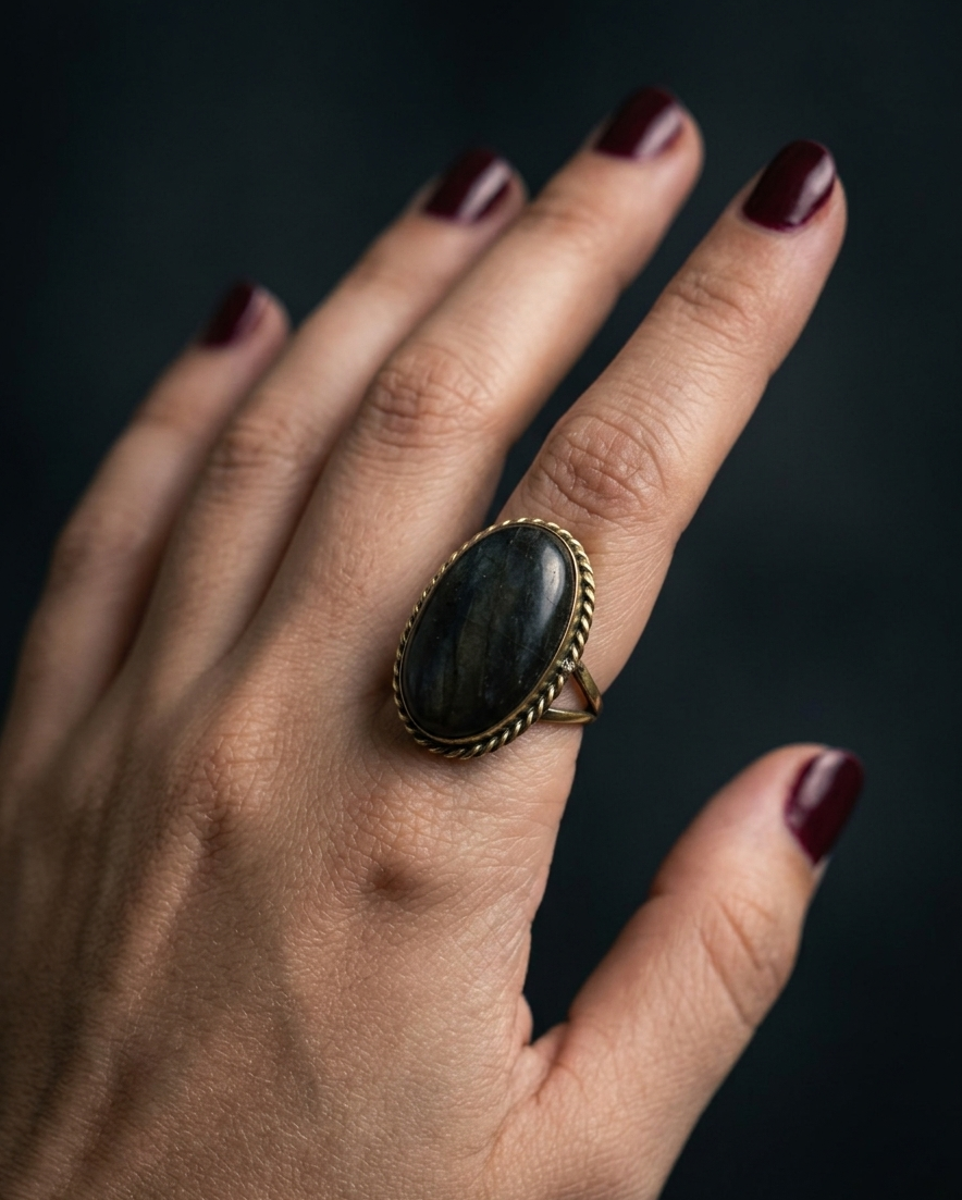 Ceasta Vintage Ring
