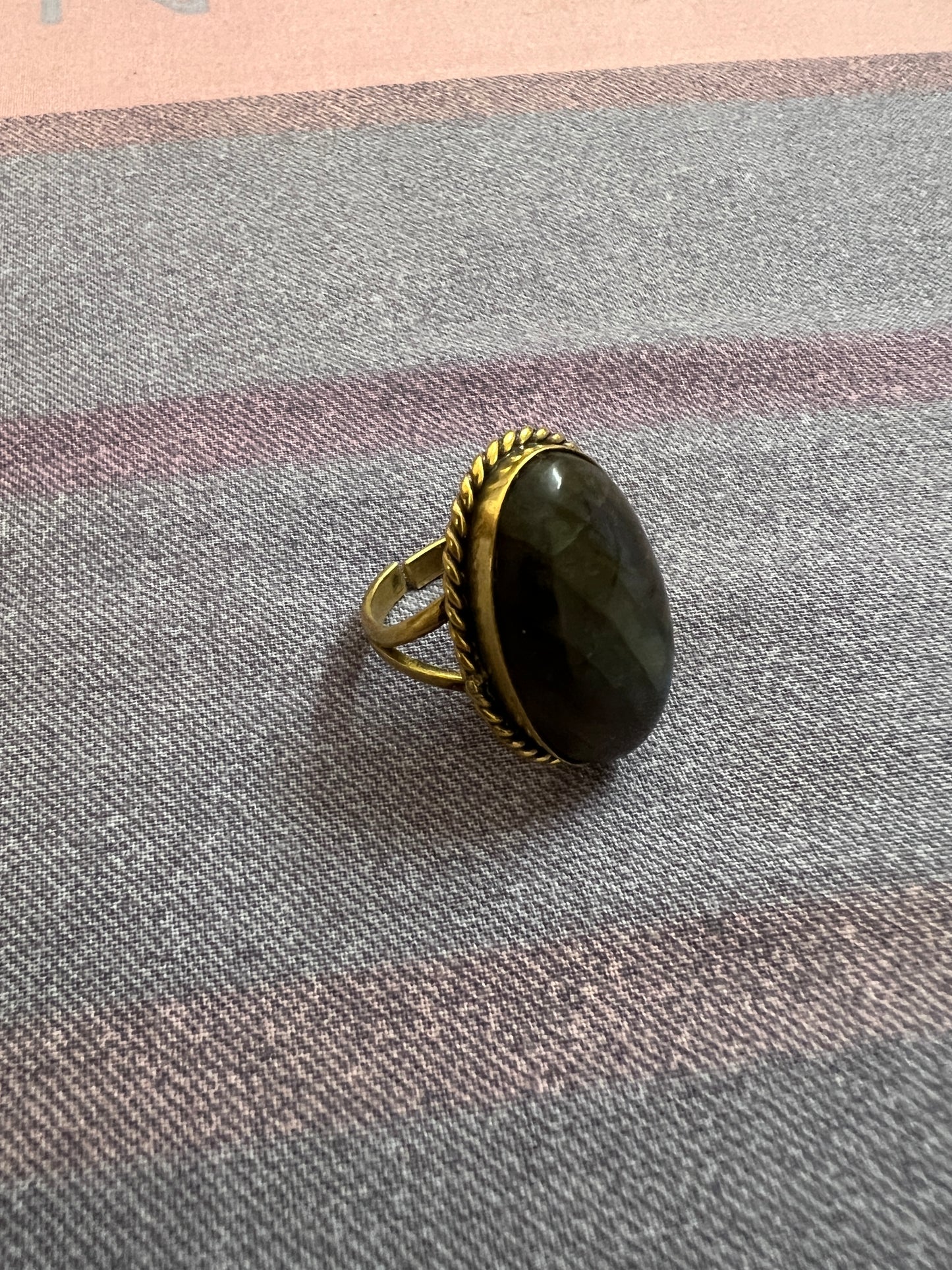 Ceasta Vintage Ring