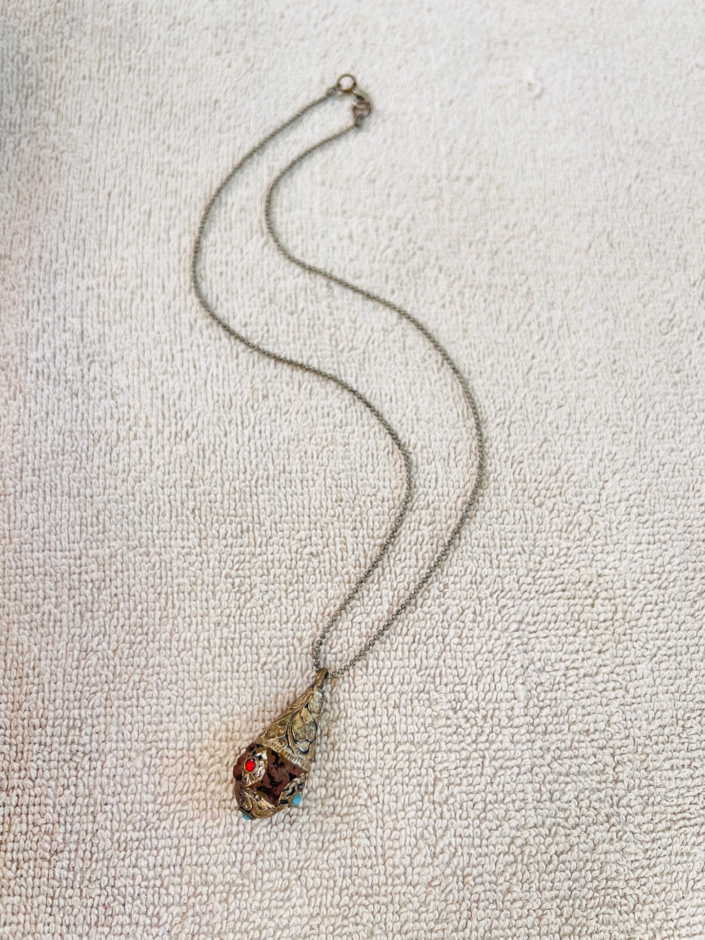 Tehzeeb Afghan Pendant