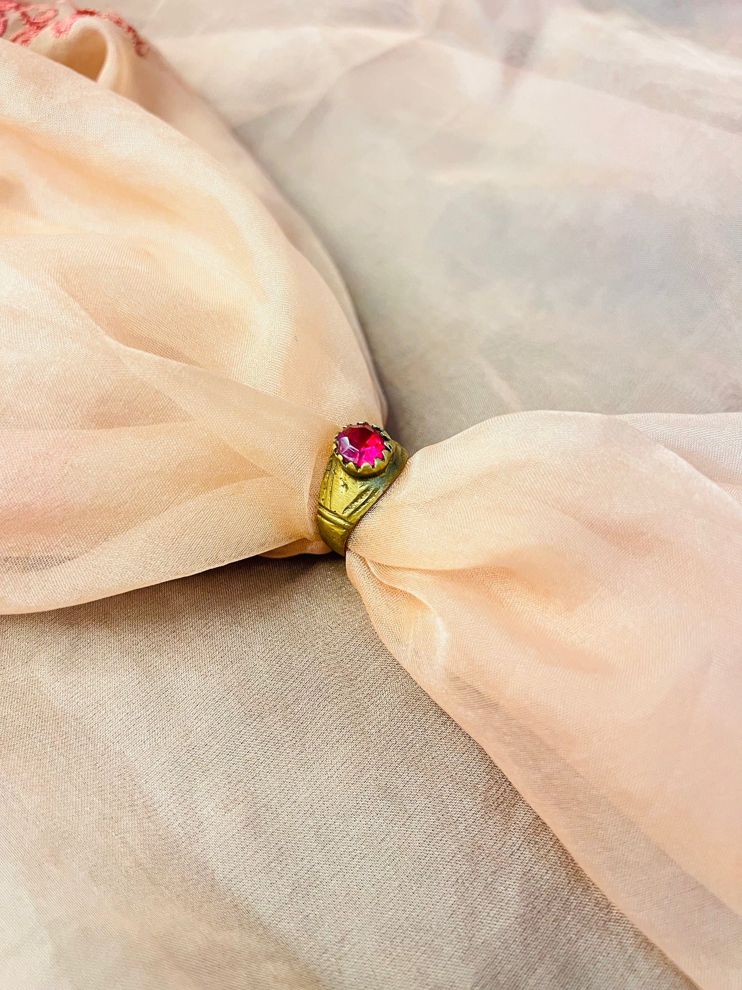 Fizaa Vintage Ring