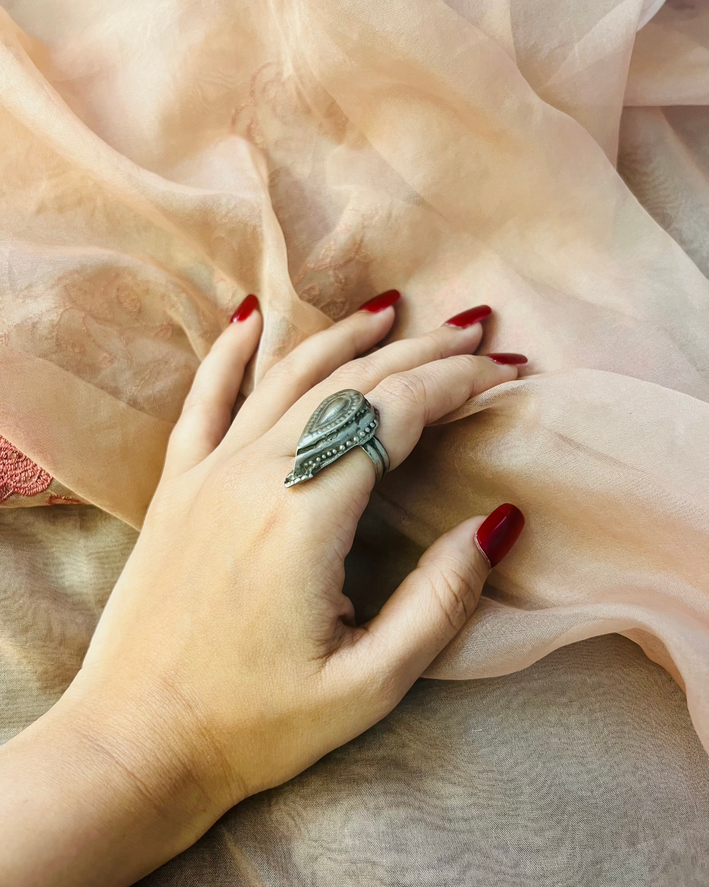 Fakhtaa Vintage Ring