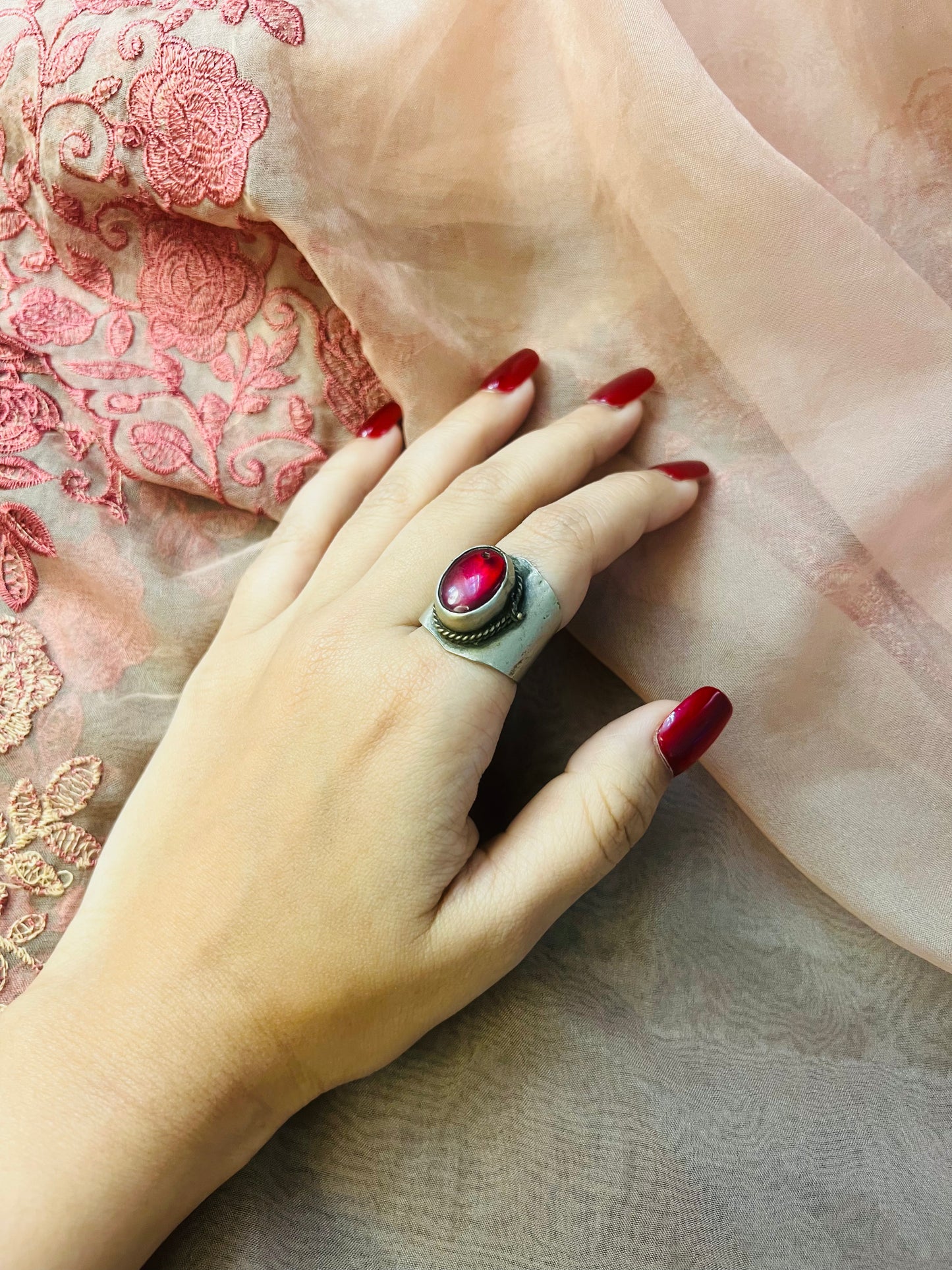 Ishq Vintage Ring