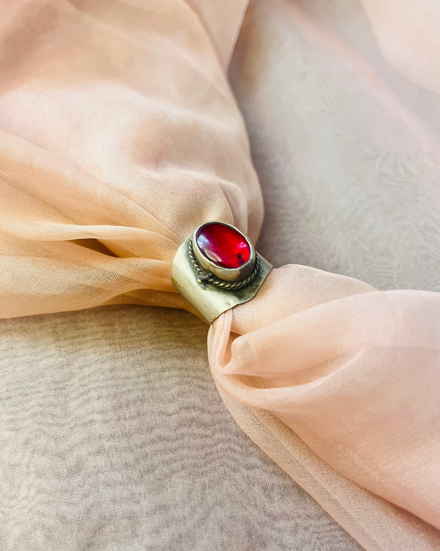 Ishq Vintage Ring