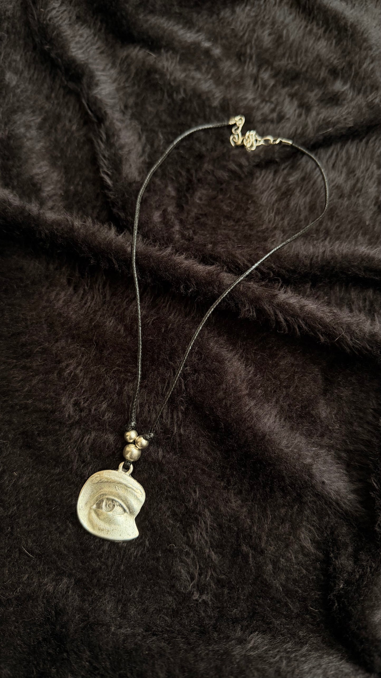 Aankhein Zamak Pendant