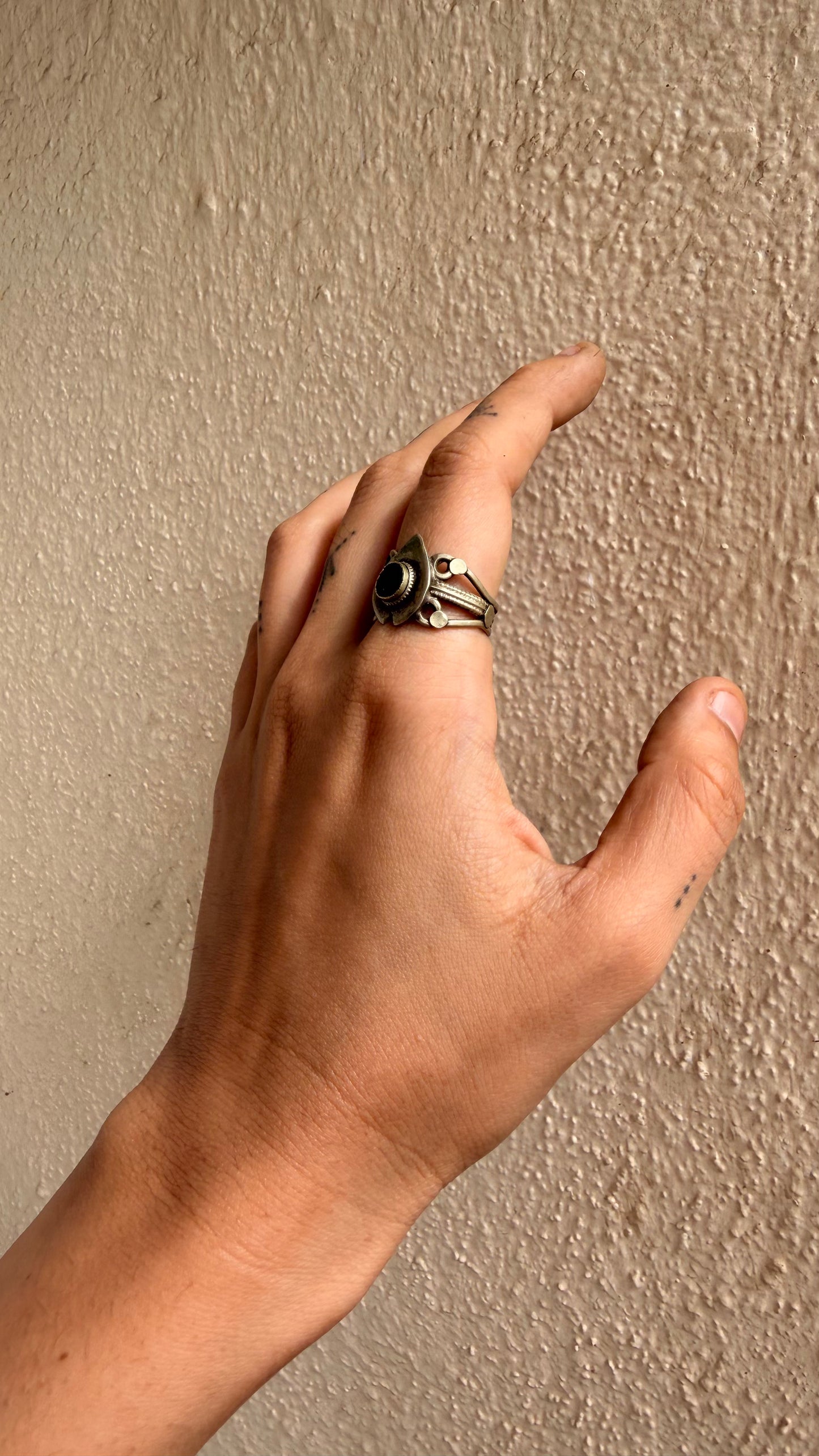 Qamaar Vintage Ring