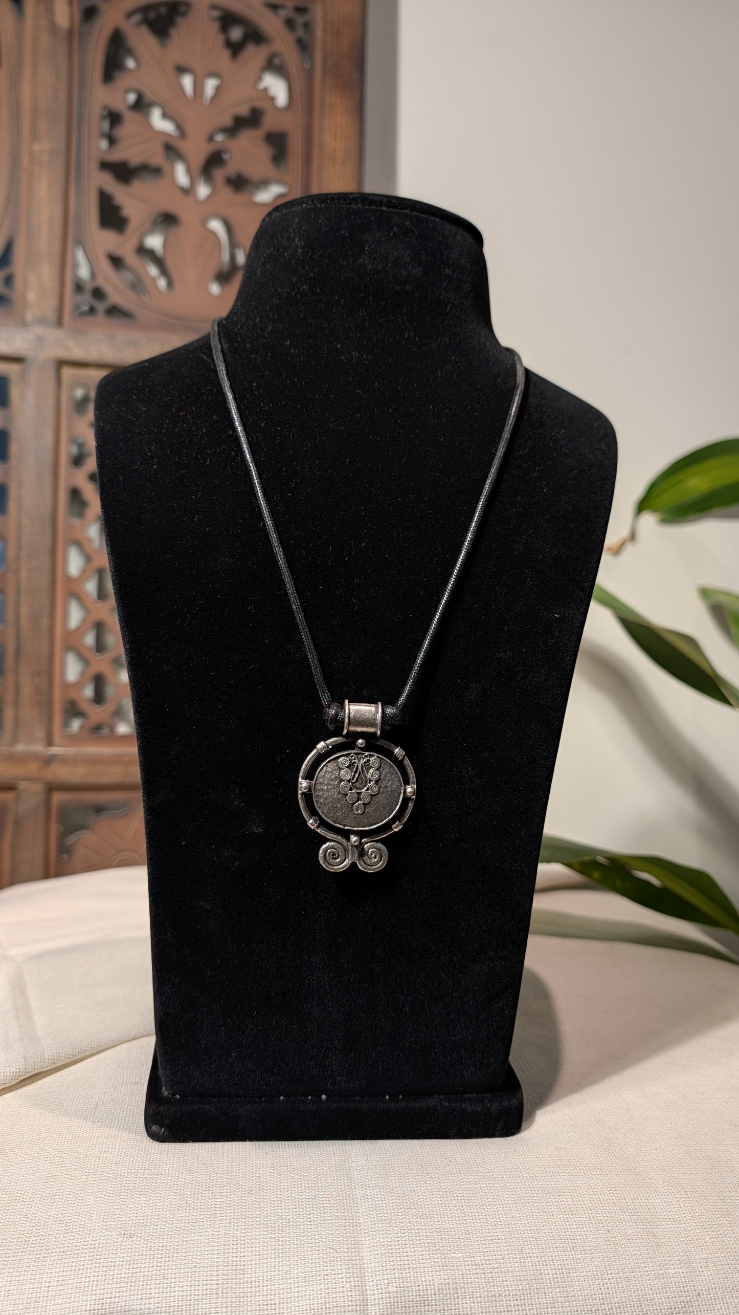 Tiara Zamak Pendant