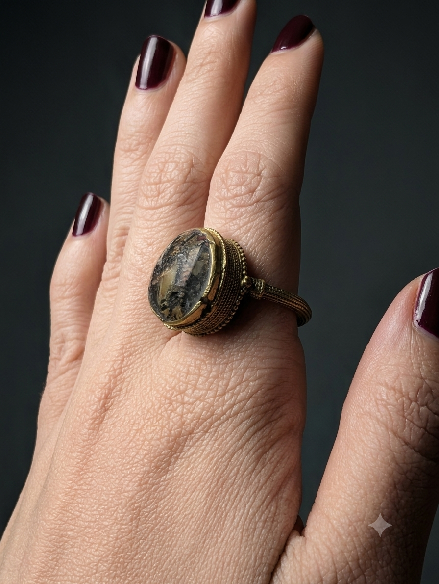 Amutha Vintage Ring