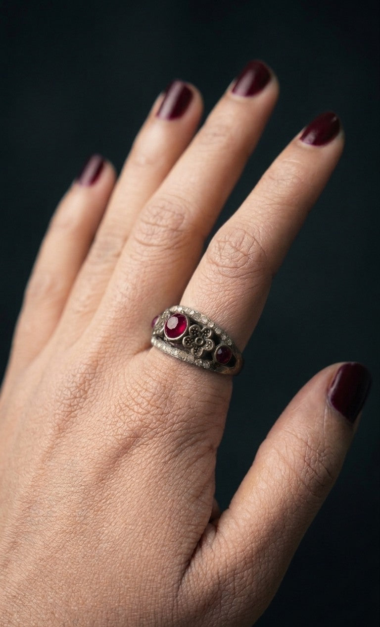 Vidhya Vintage Ring